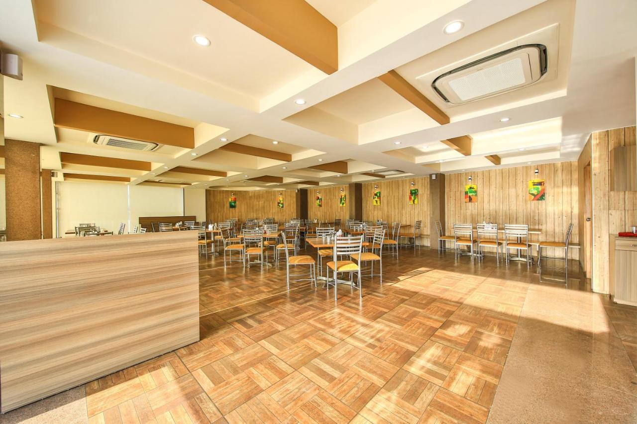 FabHotel Flora Vastral Ahmedabad Exterior foto